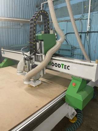 Фрезерно-гравировальный многошпиндельный станок с ЧПУ WoodTec H 2040C P2