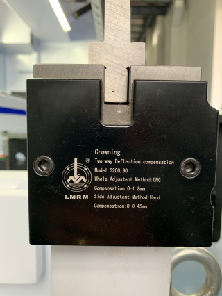 Синхронизированный гидравлический листогиб с ЧПУ WE67K 160/2500 4 axis